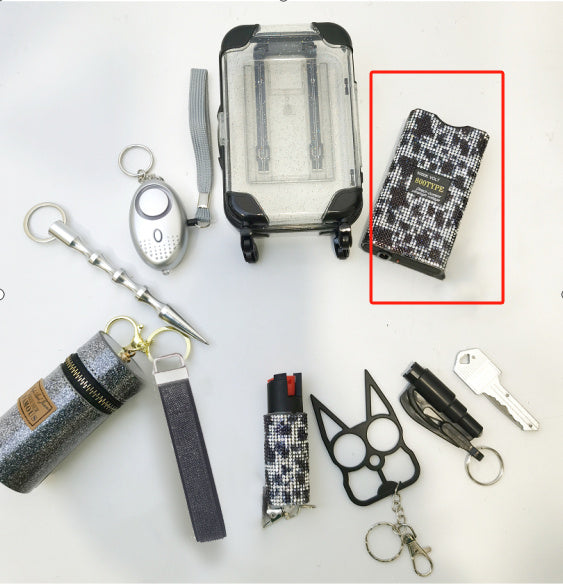 Female Self-defense Multi-function Flashlight On Guard Everywhere